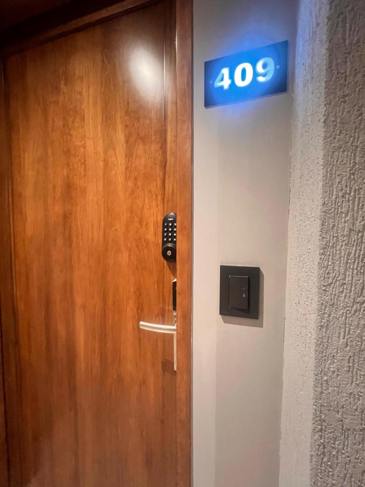 Center Apartment *
